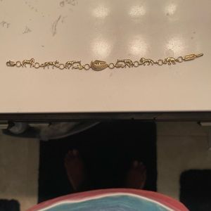 10k good Noah’s Arc bracelet I’ve had it for a couple of years good condition.